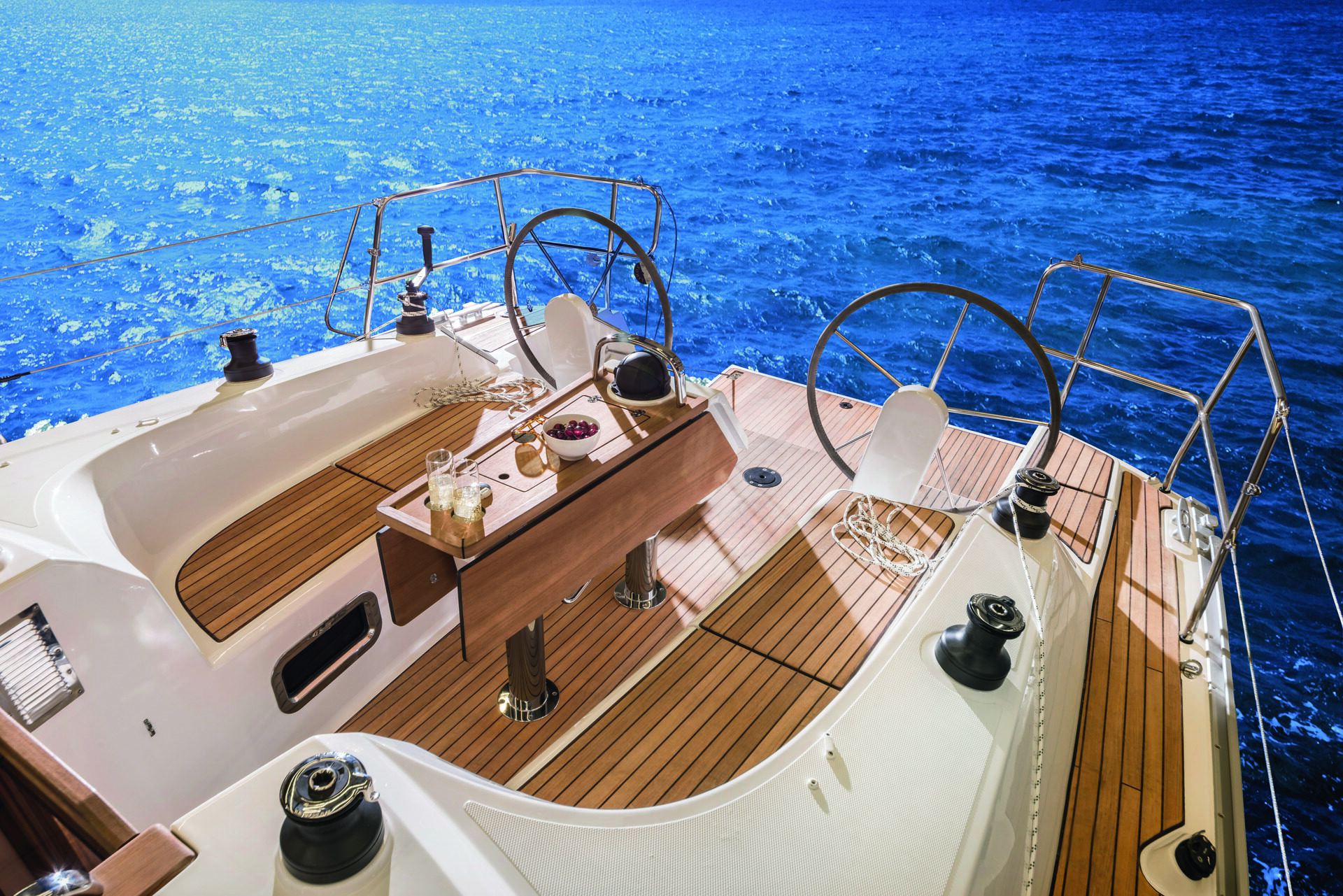 Bavaria Cruiser 34 deck