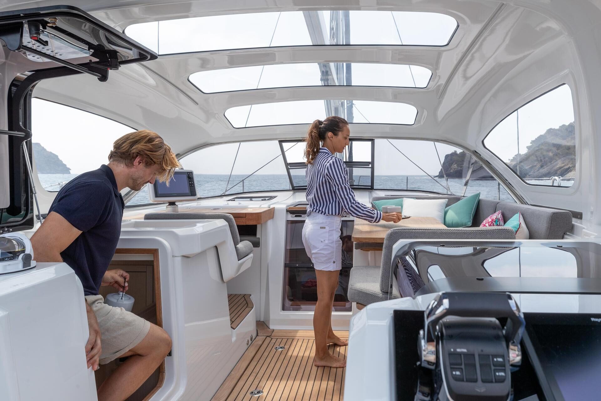 Jeanneau Yachts 55 undercover cabin Jeanneau Yachts 55 undercover cabin