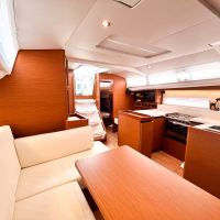 2024 Jeanneau Sun Odyssey 440 ‘Rhythm & Blues’